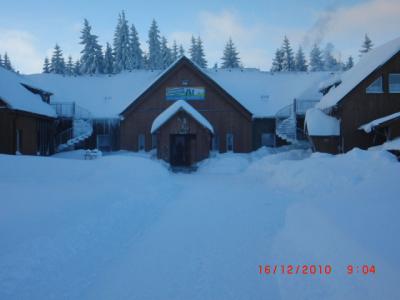 Foto des Albums: Skisportlager der 8b (01.12.2010)