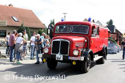 TLF 16 Oldtimer auf S 4000 - mit dem das Wettkampfteam zu den Wettk&auml;mpfen anreist bzw. "ausr&uuml;ckt" 