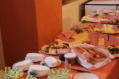 Foto des Albums: Gehofen isst gemeinsam 'ne Bemme zum Abendbrot