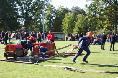 Burger Jugendfeuerwehr (AK unter 14) beim Wettkampflauf L&ouml;schangriff 