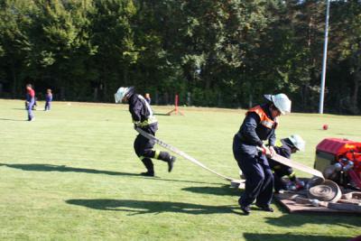Burger Jugendfeuerwehr (AK &uuml;ber 14) beim Wettkampflauf L&ouml;schangriff 
