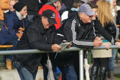 Foto des Albums: Zuschauer beim Spiel gegen den ASV Pegnitz