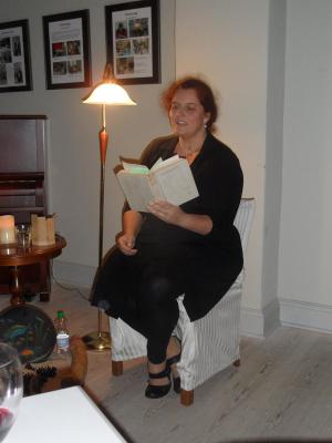 Foto des Albums: Friederike Möckel liest aus dem “Dekameron” im Rahmen “Treffpunkt Bibliothek” (26.10.2013)