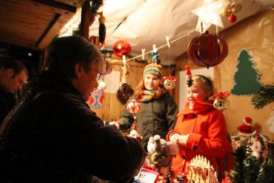 Foto des Albums: Weihnachtsmarkt Gehofen am 30. November 2013