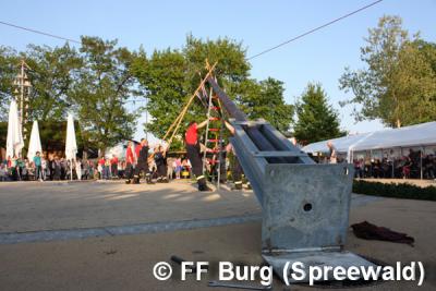Foto des Albums: Maibaum aufgestellt