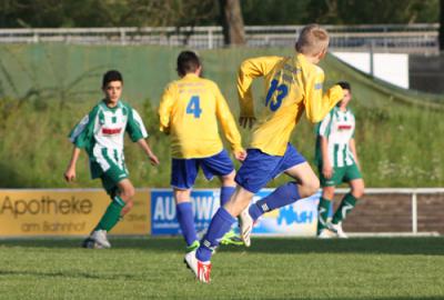 Foto des Albums: Meister siegt weiter - Wasserduschen gehen auch