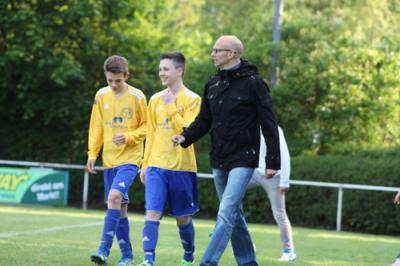 Foto des Albums: Meister siegt weiter - Wasserduschen gehen auch