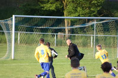 Foto des Albums: Meister siegt weiter - Wasserduschen gehen auch