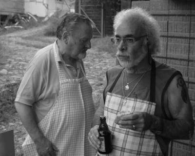 Das bew&auml;hrte Grillteam: G&uuml;nther und Lothar  (Bild vergr&ouml;&szlig;ern)