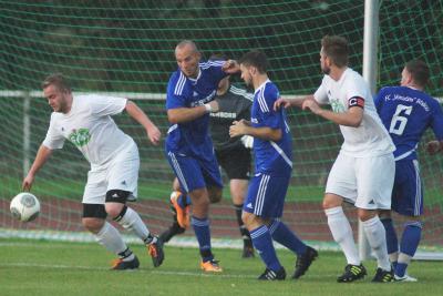 Foto des Albums: abgebrochenes Spiel Quelle Fürth - FC Vorwärts