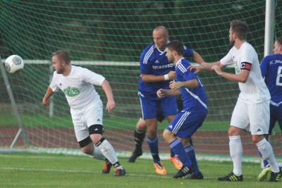 Foto des Albums: abgebrochenes Spiel Quelle Fürth - FC Vorwärts