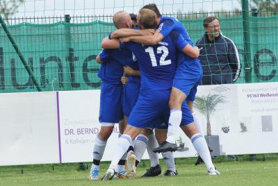 Foto des Albums: FC Vorwärts Röslau – TSV Nürnberg-Buch (2)