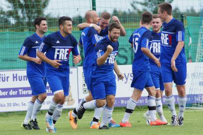 Foto des Albums: FC Vorwärts Röslau – TSV Nürnberg-Buch (2)