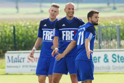 Foto des Albums: FC Vorwärts Röslau – TSV Nürnberg-Buch (2)