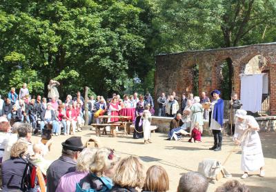 Foto des Albums: Theateraufführung im Schlosspark (24. 08. 2014)