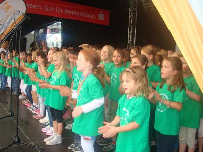 Alle Kinder singen mit viel Freude! 