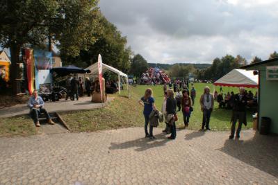 Foto des Albums: LIMES LIVE 2014; Kinderland Sportplatz, Eventmalerei