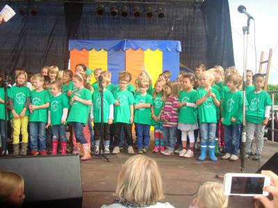 Foto des Albums: Auftritt mit der SingPause auf dem Familienfest (Dycker Feld)
