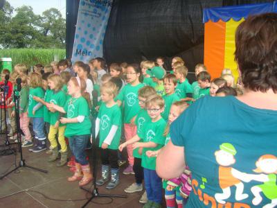 Foto des Albums: Auftritt mit der SingPause auf dem Familienfest (Dycker Feld)