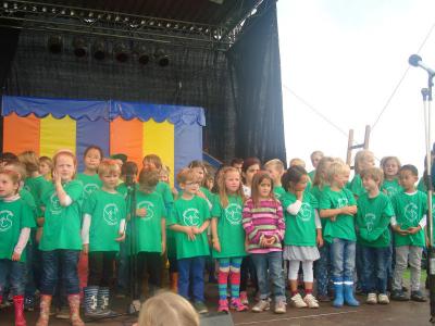 Foto des Albums: Auftritt mit der SingPause auf dem Familienfest (Dycker Feld)