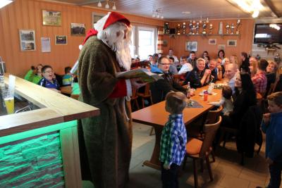 Foto des Albums: Jugendweihnachtsfeier 2014 (1)