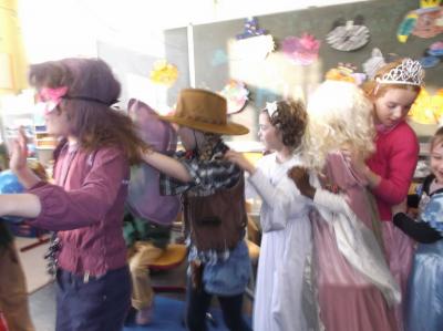 Foto des Albums: Karnevalsfeier in der Schule