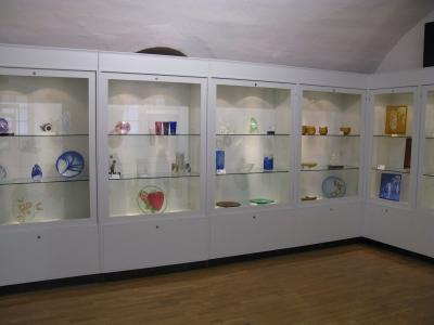 Foto des Albums: Ausstellung Glas-Kunst-Handwerk Glasfachschule Hadamar