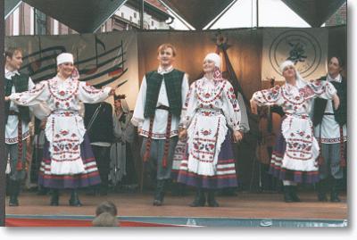 Foto des Albums: Rückblick auf das Internationale Tanz – und Musikfest in Bad Salzungen (23.06.2000)