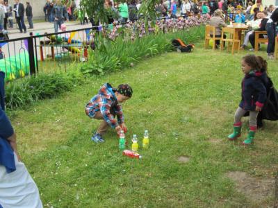 Foto des Albums: Straßenfest der Kita Regenbogen zum Kindertag 2015 (01.06.2015)