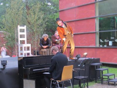 Foto des Albums: Sommertheater in den historischen Stadtkernen 2015 (12. 07. 2015)