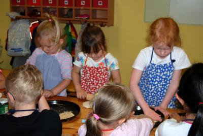 Foto des Albums: Aktion Altenheim Pizza backen