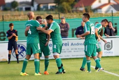 Foto des Albums: FC Vorwärts - FSV Stadeln (2)
