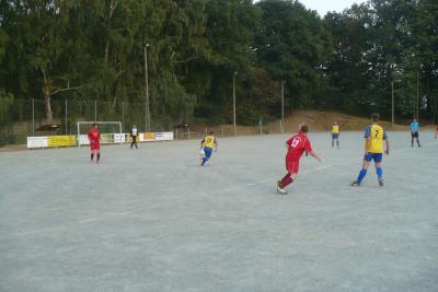 Szene des Alten-Herren-Turniers vom Spiel Ruppersdorf gegen Herrnhut.  (Bild vergr&ouml;&szlig;ern)