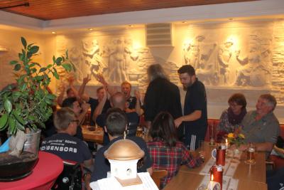 Foto des Albums: Einkehr bei Toni nach dem Sieg in Fürth