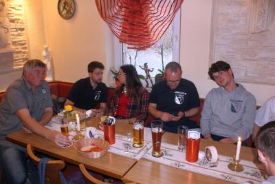 Foto des Albums: Einkehr bei Toni nach dem Sieg in Fürth