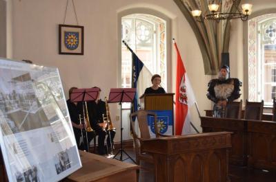 Foto des Albums: Feierliche Festveranstaltung und Ausstellungseröffnung im Perleberger Rathaus am 25. Jahrestag der Deutschen Einheit (05. 10. 2015)