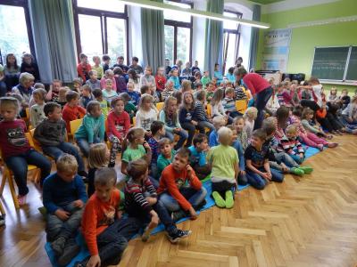 Foto des Albums: Schülerversammlung mit Altstoffauswertung