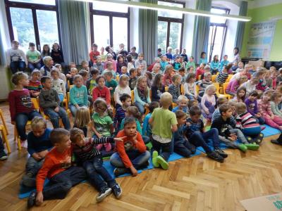 Foto des Albums: Schülerversammlung mit Altstoffauswertung