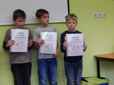 Foto des Albums: Schülerversammlung mit Altstoffauswertung