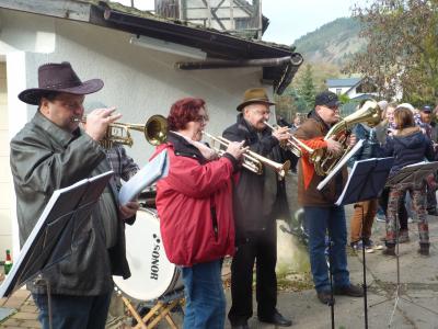 Foto des Albums: Kirmes in Teichel 24. - 25.10.2015