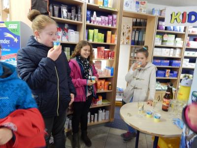 Foto des Albums: Kalendervorstellung mit Spendenübergabe durch Marktapotheke