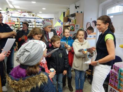 Foto des Albums: Kalendervorstellung mit Spendenübergabe durch Marktapotheke