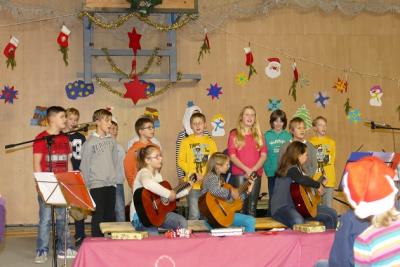 Klasse 5 singt 