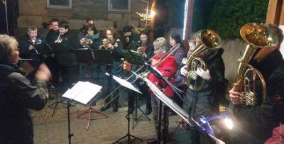 Weihnachstlieder mit dem Ev. Posaunenchor   (Bild vergr&ouml;&szlig;ern)