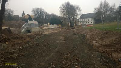 Ansicht der Br&uuml;ckenbaustelle Richtung Heukewalde (Foto: Gemeinde 