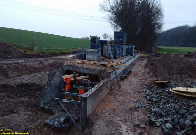 Ansicht der Br&uuml;ckenbaustelle Richtung Posterstein (Foto: Gemeinde) 