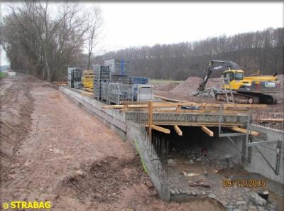 Ansicht der Br&uuml;ckenbaustelle Richtung Posterstein     Foto: Strabag) 