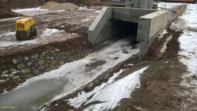 Ansicht der Br&uuml;ckenbaustelle Auslaufseite Sprotte  (Foto: Gemeinde) 