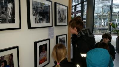 Foto des Albums: Ausstellungsbesuch im Rathaus: Unsere neuen Nachbarn