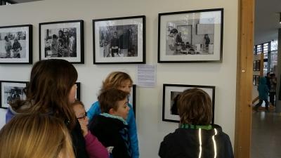 Foto des Albums: Ausstellungsbesuch im Rathaus: Unsere neuen Nachbarn